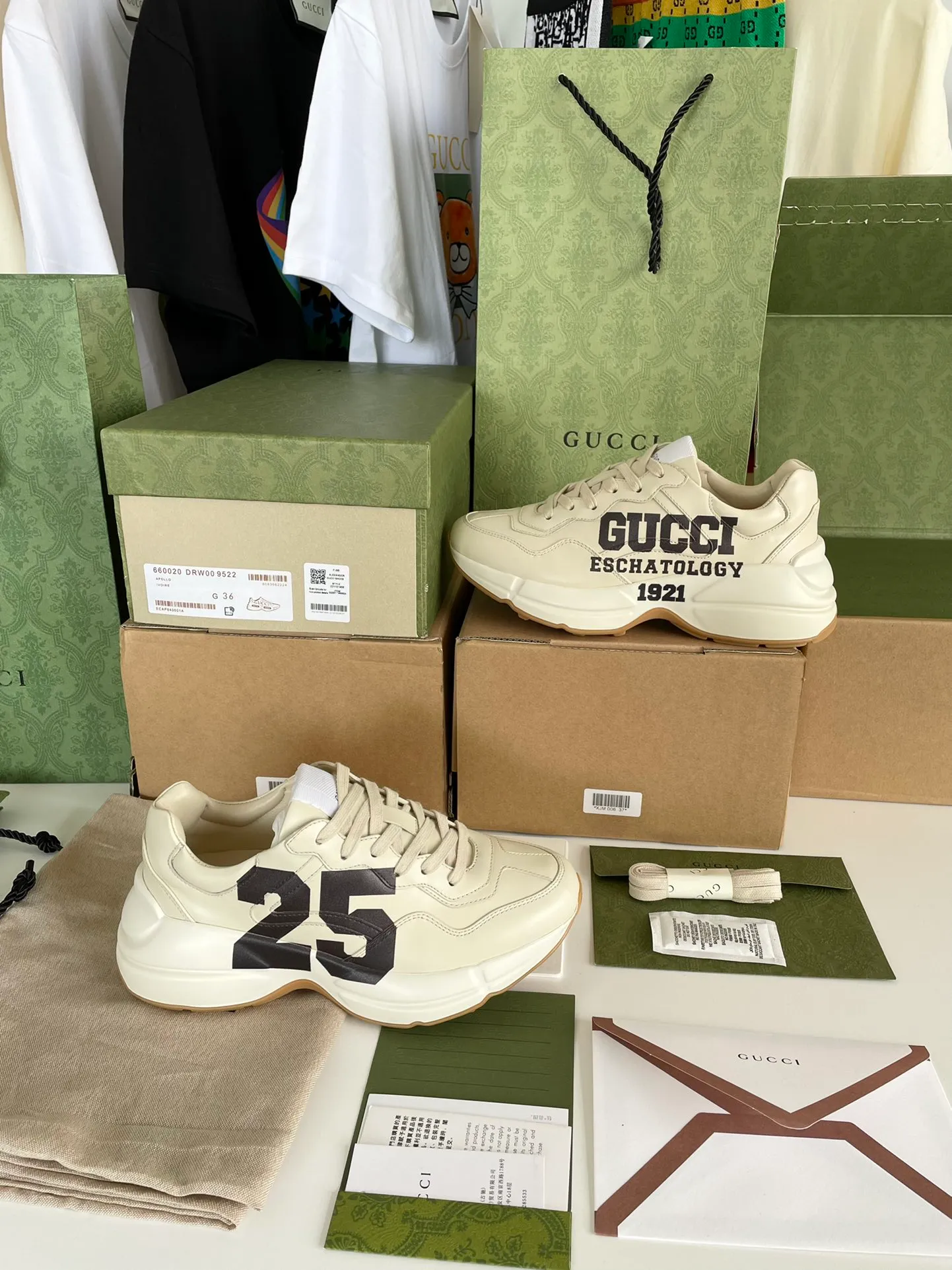👟👟Ex-factory price 480👟👟 Men's model ➕10 Gucci dad shoes for couples, distressed leather horn-shaped retro jogging shoes. The Balenciaga grandpa trend has subsided and ushered in GUCCI dad shoes, the trend leader in the fashion industry. The original shoes are molded and the original last is made by the Italian handmade foundry! [Gucci original dad shoes] Original surface: imported calfskin! Lining: Grade A hybrid lambskin! Outsole: The highest restoration sole T👟👟Ex-factory price U material plus wear-resistant foam (anti-wear cushioning) ivory leather processed with distressed effect The sole is 5cm high! The comfort level is excellent, killing all high-end versions on the market! Original logo outsole! 👣Size: Women’s size 35-40. Men's size 38-45. Women's heel with 🈚️logo! Men's heel with 🈶️logo!